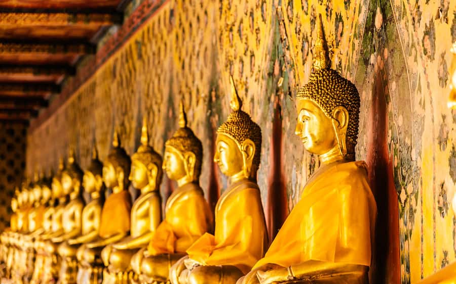 Bangkok: Grand Palace, Wat Pho, & Wat Arun Walking Tour - Three Bangkok landmarks, one sensible route