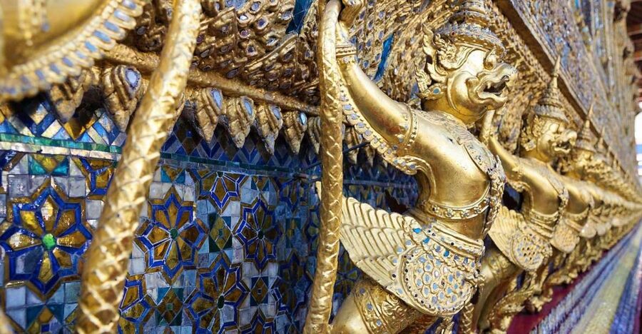 Bangkok: Half-Day Temple and Grand Palace Group Tour - Dress rules, walking, and practical comfort