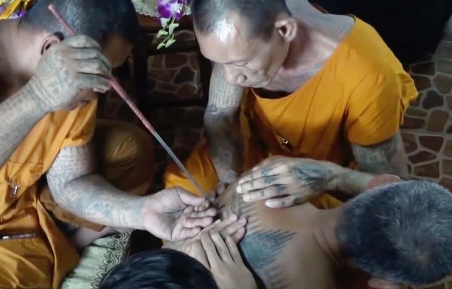 Bangkok: Hand-Poke Tattoo Guide at Wat Bang Phra & Blessing - The Na Naa Thong Golden Face blessing