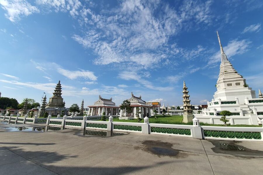 Bangkok: Historical Temples Tour & Hidden Bar at Sunset - Pak Khlong Talat: Bangkok’s flower market