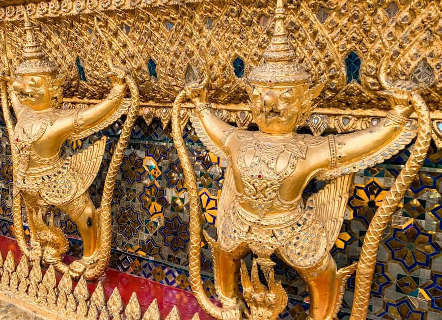 Bangkok: Iconic Temples Private Tour - What the private guide adds