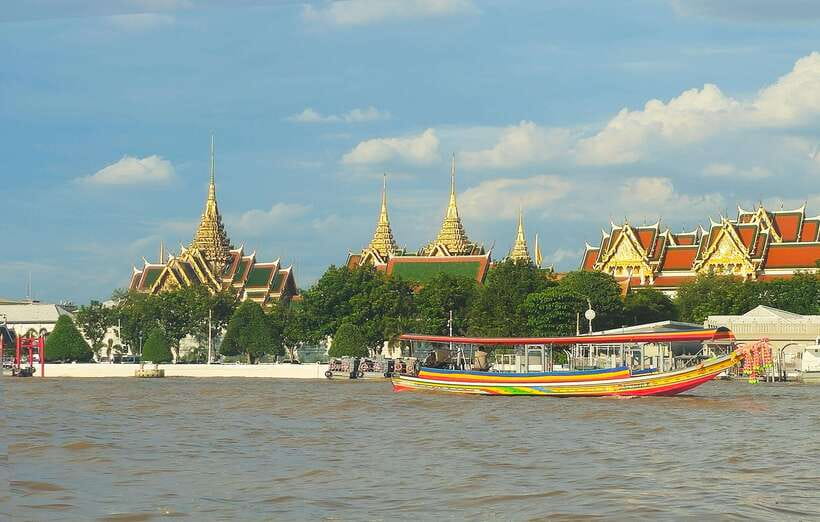 Bangkok Long Boat Canal a Big Buddha & Culture Markets Tour - Why the canals show a different Bangkok