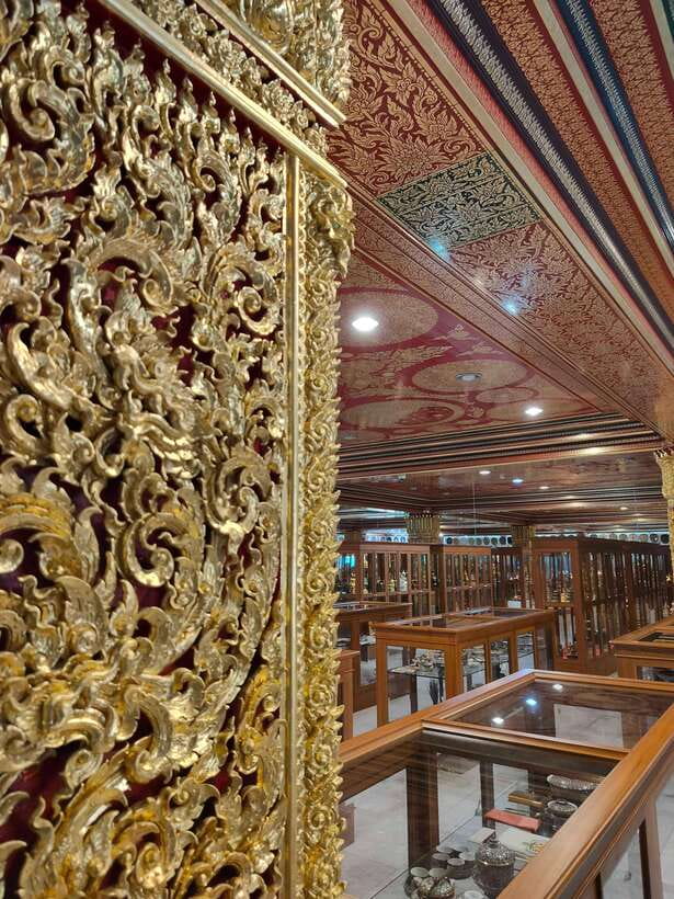 Bangkok: Longtail Boat Canal Tour to Wat Arun - Who should book this canal tour?