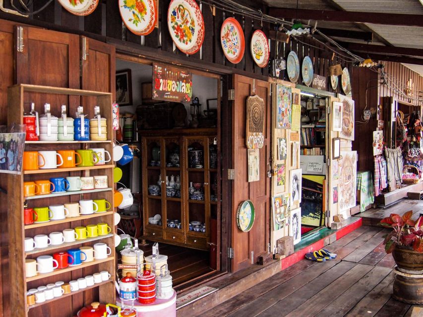 Bangkok: Longtail Boat Canal Tour to Wat Arun - Comfort, clothing, and physical demands