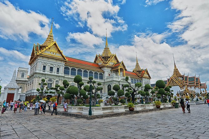 Bangkok Markets, Palaces and Temples Excursion - The 7 a.m. meeting at Eastin Grand Hotel Sathorn