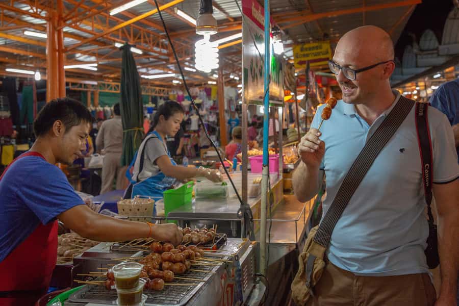 Bangkok: Markets, Temples and Food Night Tour by Tuk Tuk - Why Bangkok works better from the back of a tuk tuk