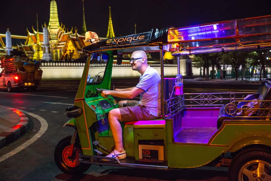 Bangkok: Markets, Temples and Food Night Tour by Tuk Tuk - Chinatown brings food, color, and a sweet finish