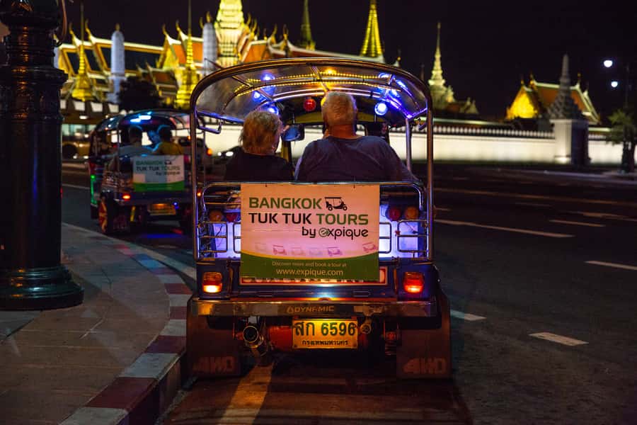 Bangkok: Markets, Temples and Food Night Tour by Tuk Tuk - Big sights appear between the food stops