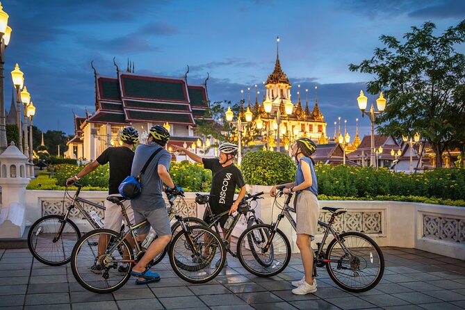 Bangkok: Night Bike Tour with Temples & Flower Market Visit - The Grand Palace area and the Giant Swing