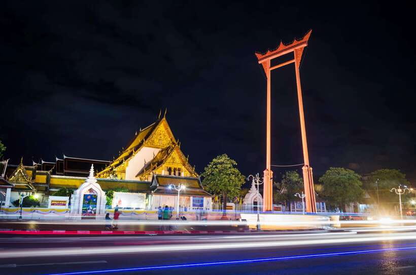 Bangkok: Night Bike Tour with Temples & Flower Market Visit - How hard is the cycling?