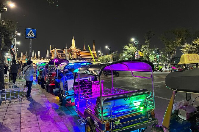 Bangkok Night Tour: Food, Temple & Tuk Tuk - Wat Prayurawongsawat at night