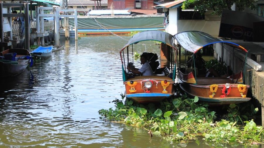 Bangkok: Private Thonburi Longtail Boat Tour & Wat Pho Visit - Why the Thonburi canals are the heart of this tour