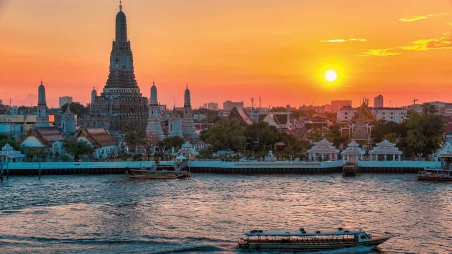 Bangkok: Private Tour Grand Palace, Wat Pho, and Wat Arun - Should you book this Bangkok temple tour?