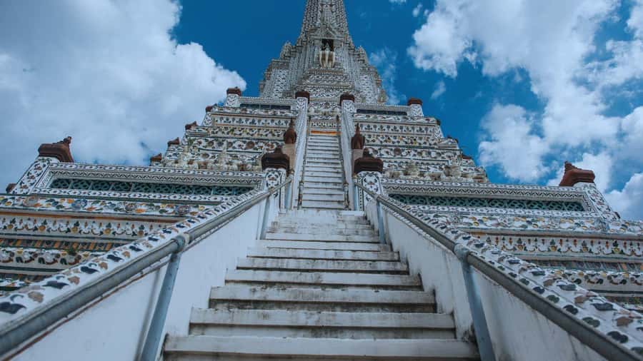 Bangkok: Private Tour Grand Palace, Wat Pho, and Wat Arun - What makes Penny’s guiding style useful
