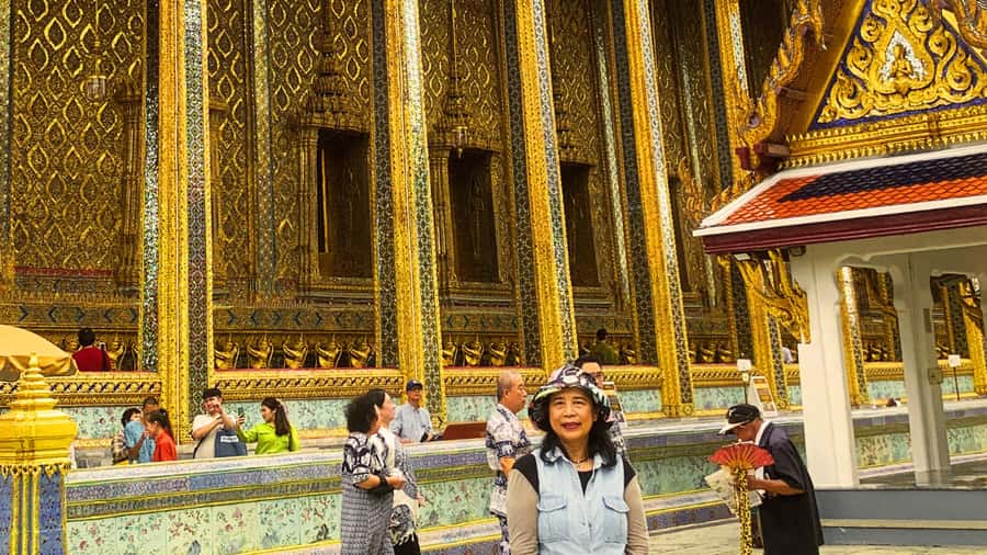 Bangkok: Private Tour Grand Palace, Wat Pho, and Wat Arun - Timing, heat, and what to wear