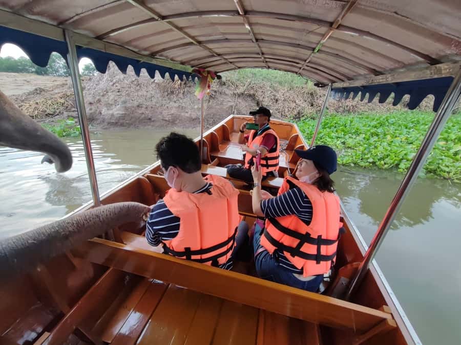 Bangkok: Private Trip to Ayutthaya Temples & Night Market - Wat Ratchaburana’s Prang and Royal Crypt