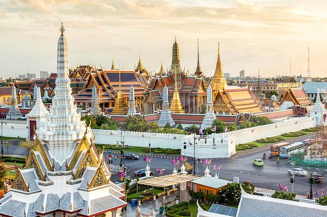 Bangkok Royal Road - Top 3 Major Monuments (Grand Palace, Wat Pho, Wat arun) - Crossing the Chao Phraya by local boat