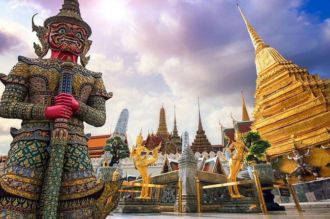 Bangkok's Grand Palace Complex and Wat Phra Kaew Tour - The ride through Chinatown and the Flower Market