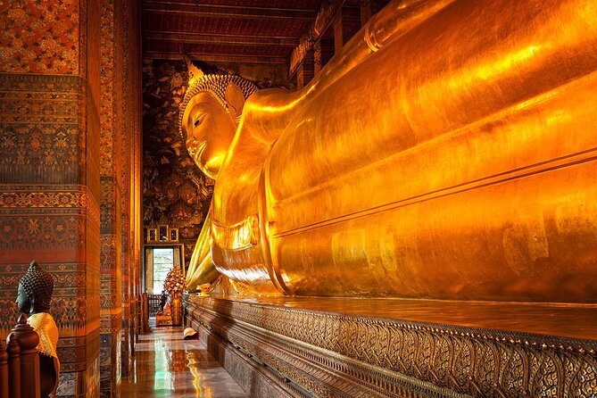 Bangkok’s Three Iconic Temples: Wat Traimit, Wat Pho & Wat Arun - What the guide adds to the visit