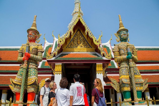 Bangkok’s Treasures: Temples & the Majestic River of Kings - The value of a small group and a local guide