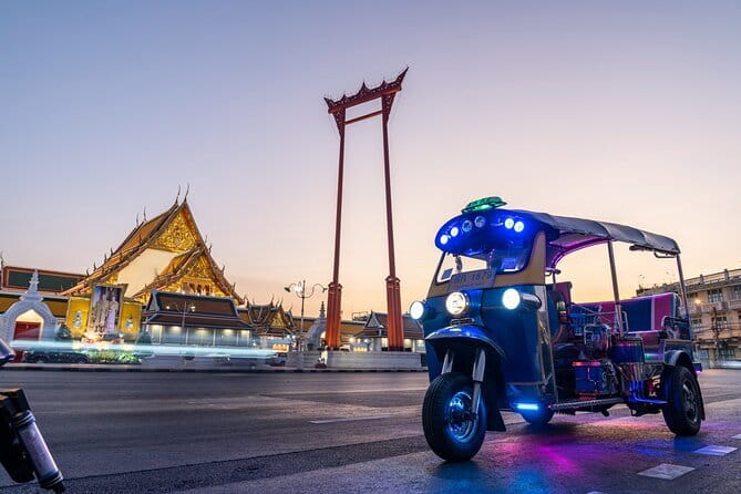 Bangkok : Sunset Food tour by Tuk Tuk boat with big Buddha view - Talat Phlu, railway views, and more food