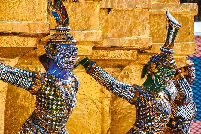Bangkok: The Grand Palace, Wat Pho, and Wat Arun Walking Tour - Starting near Tha Chang Pier at 9:00 am