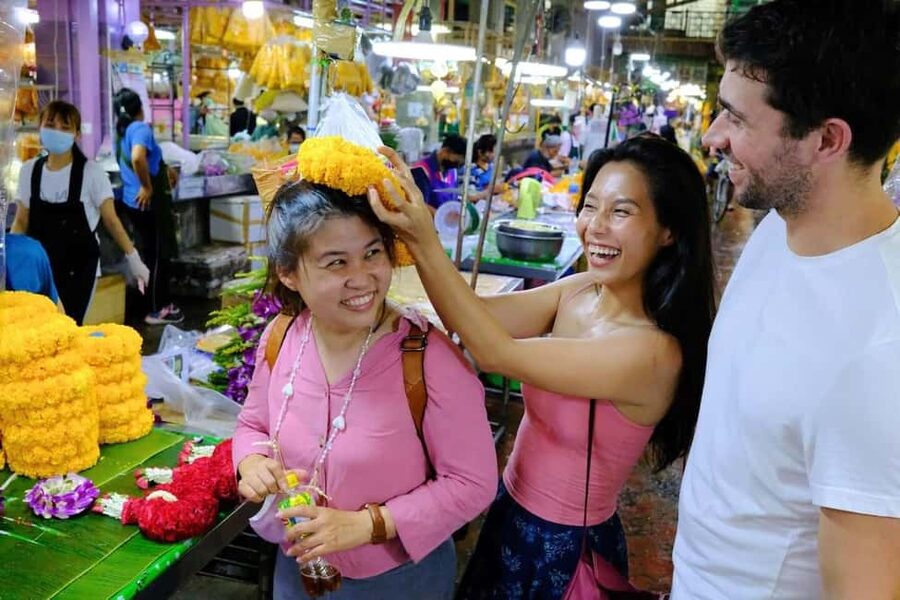 Bangkok: Tuk Tuk Adventure Chinatown Michelin Food & Temples - Key points to know before booking
