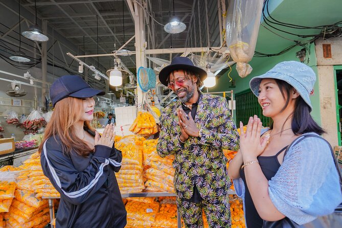 Bangkok Wat Pho and Flower Market Historical Walking Tour - Breakfast brings you into everyday Bangkok