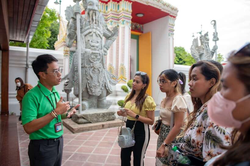 Bangkok: Wat Pho and Wat Arun Guided Walking Tour - Walking, heat, and temple etiquette