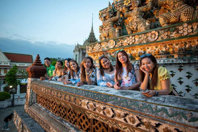Bangkok: Wat Pho and Wat Arun Guided Walking Tour - Wat Arun beside the Chao Phraya