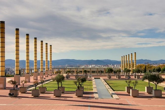 Barcelona Highlights Tour and Montserrat Monastery with Hotel Pick-up - Cruise passengers need a firm return plan