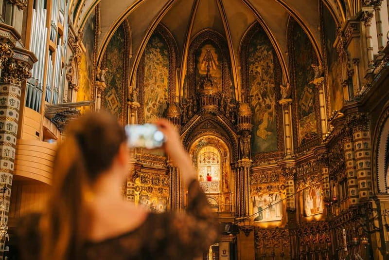 Barcelona: Montserrat Monastery and Natural Park Day Trip - What the small-group setup really means