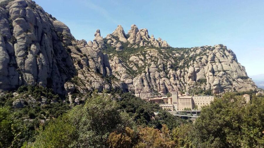 Barcelona: Montserrat Private Trip with Monastery Ticket - Language and guide style