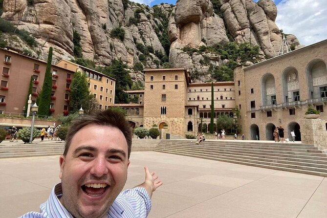 Barcelona to Montserrat Monastery: Tour, Transfers & Basilica - Monistrol de Montserrat and the first orientation