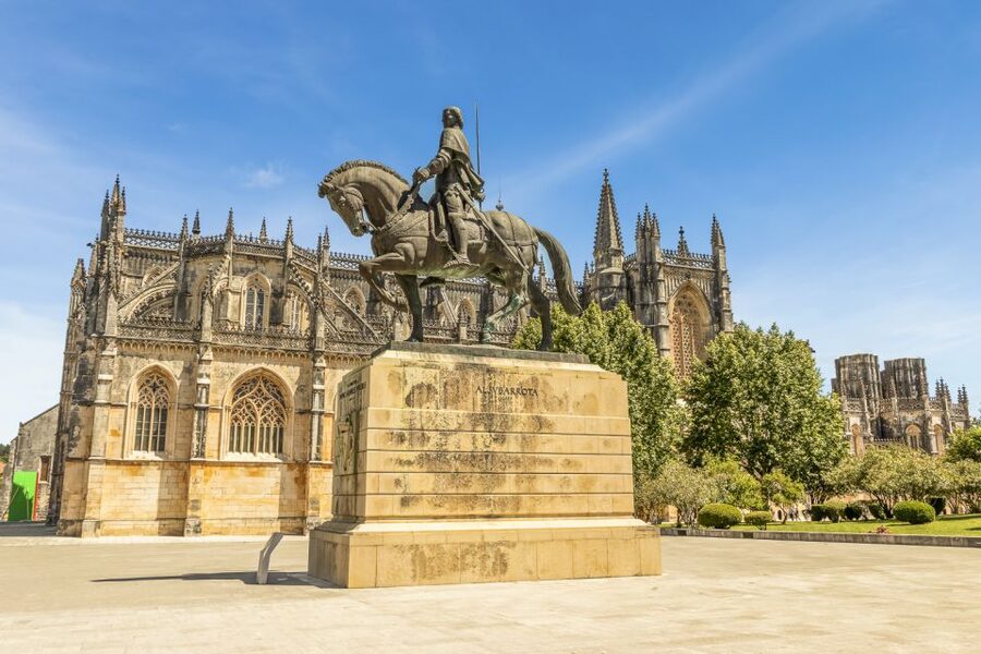Batalha Monastery Entrance Ticket - Entering the church and its 32.5-meter nave