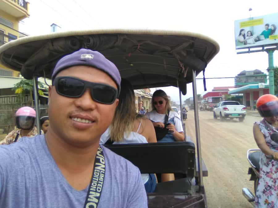 Battambang family tuktuk tour BambooTrain/Wat Banan/Bat cave - What Pao adds to the route