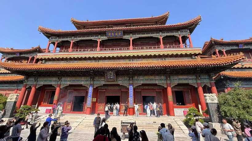 Beijing: Yonghe Lama Temple Entry Ticket - The Buddhist transformation under Emperor Qianlong