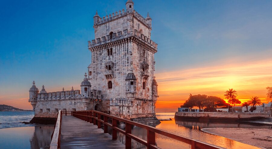 Belém Walking Tour + Jerónimos Monastery Ticket - How the guiding affects the experience
