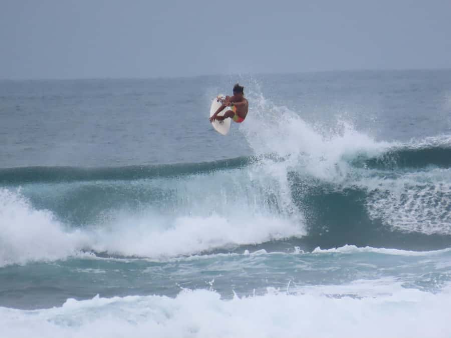 Best Surf Lesson around Uluwatu - Choosing the right conditions and time