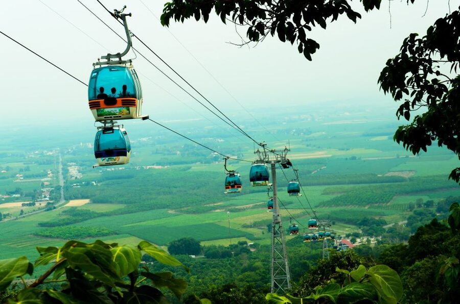 Black Virgin Mountain, Cao Đài Temples & Củ Chi Tunnels Tour - The Cao Đài temples and a distinctive Vietnamese faith