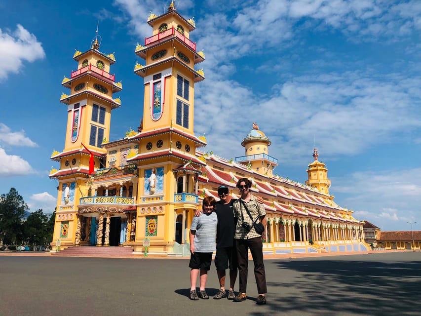 Black Virgin Moutain, Cu chi tunnels & Cao dai temple 1 day - Crawling through the Củ Chi tunnels
