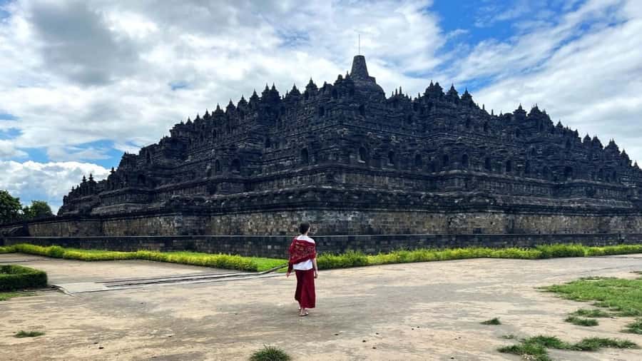 Borobudur Climb to the Top & Prambanan with Ticket Included - Who should book this temple day