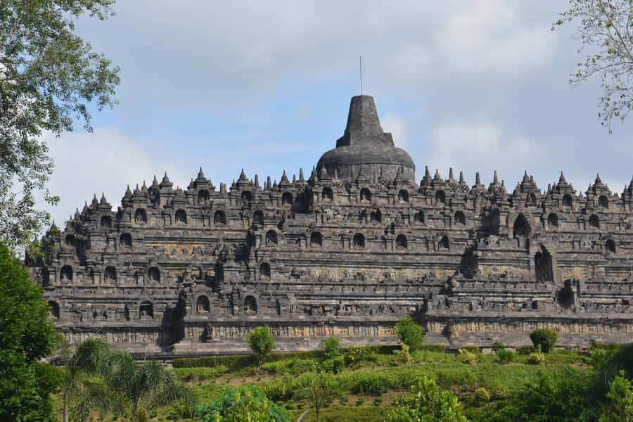 Borobudur Climb Top, Prambanan with Guide, entrance ticket - Mendut offers a quieter religious stop