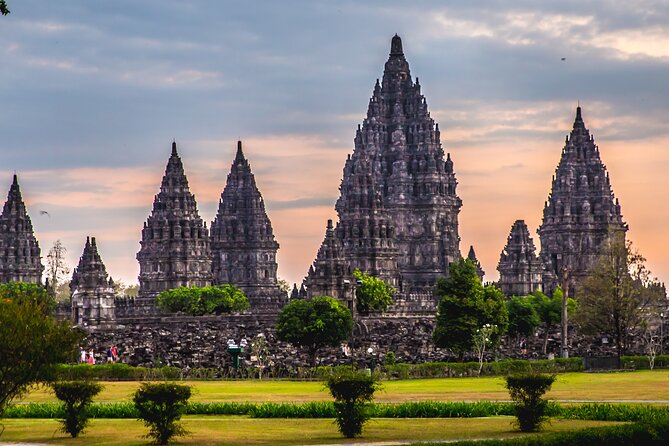 Borobudur(climb up), Merapi Volcano and Prambanan Temple Tour - Prambanan: Hindu architecture after Borobudur