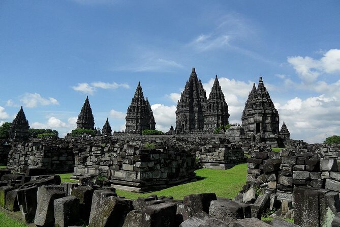 Borobudur Full Climb Up And Prambanan All Inclusive Private Tour - What the driver can and cannot do