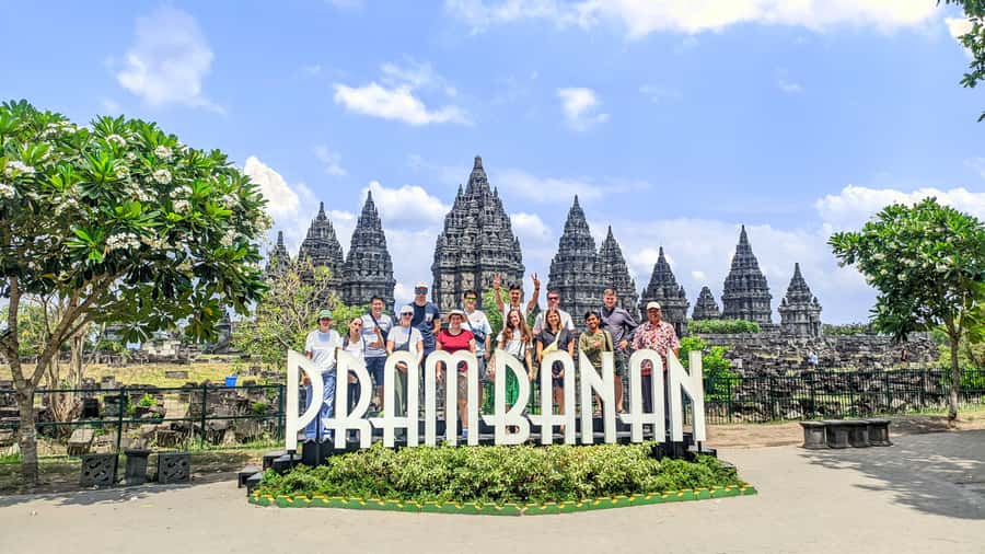 Borobudur &Prambanan Temple Tour Guaranteed Climb to the top - Key points at a glance