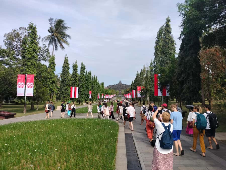 Borobudur &Prambanan Temple Tour Guaranteed Climb to the top - What Aan adds to the day