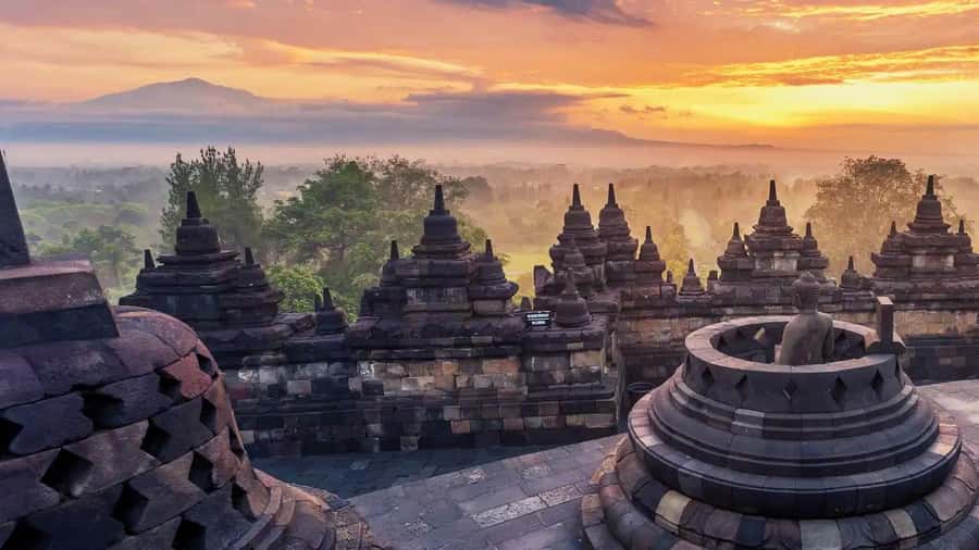 Borobudur &Prambanan Temple Tour Guaranteed Climb to the top - Practical tips for a smoother temple day
