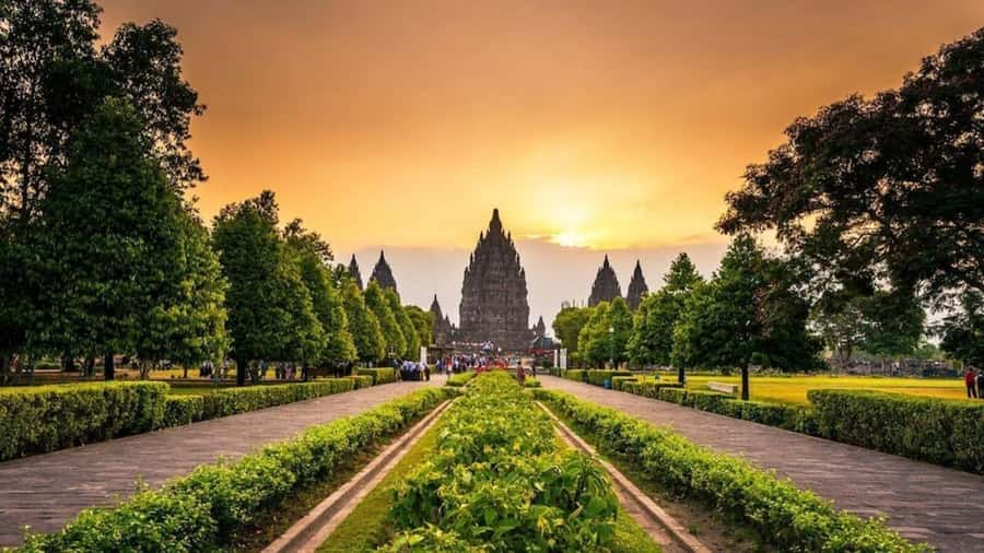 Borobudur &Prambanan Temple Tour Guaranteed Climb to the top - Who will get the most from this tour