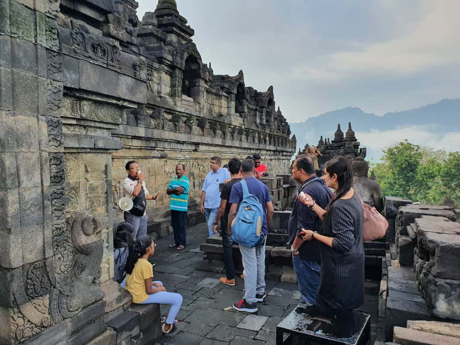 Borobudur Real Half Day Tour No Hidden Cost - Mendut, 30 minutes of quiet context